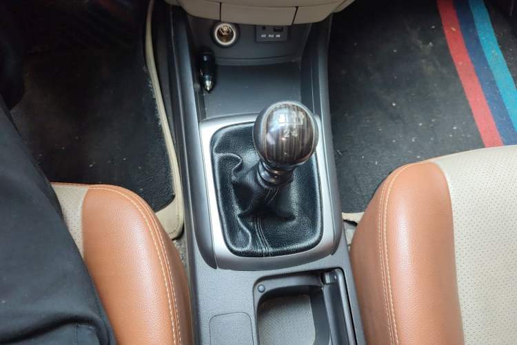 Used Hyundai Celesta 2016 1.6L Manual Joy Edition Gear Lever