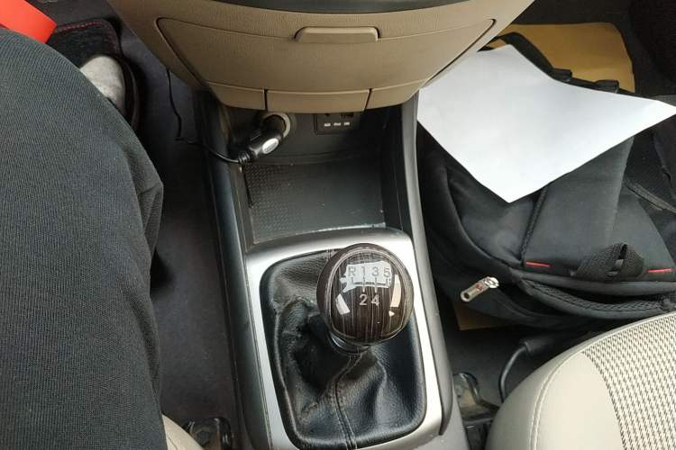 Used Hyundai Celesta 2016 1.6L Manual Jia Yue Sunroof Edition Gear Lever