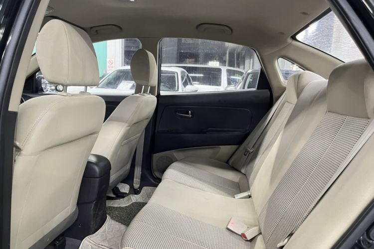 Used Hyundai Celesta 2016 1.6L Manual Joy Edition Interior 4