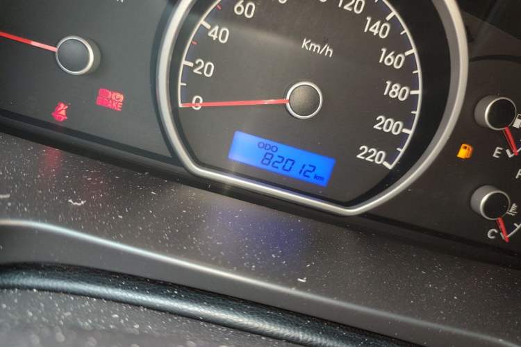 Used Hyundai Celesta 2016 1.6L Manual Joy Edition Odometer Close Up