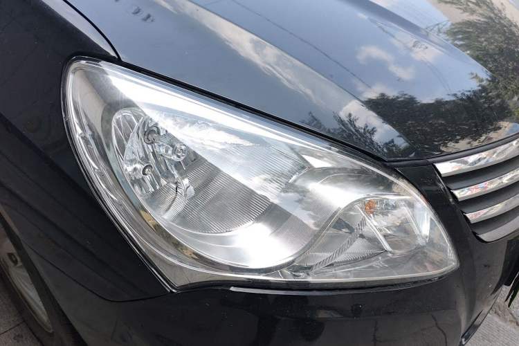 Used Hyundai Celesta 2016 1.6L Manual Joy Edition Right Front Headlight