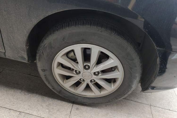 Used Hyundai Celesta 2016 1.6L Manual Joy Edition Right Front Wheel Hub
