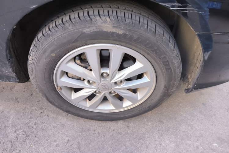 Used Hyundai Celesta 2016 1.6L Manual Joy Edition Right Front Wheel Hub