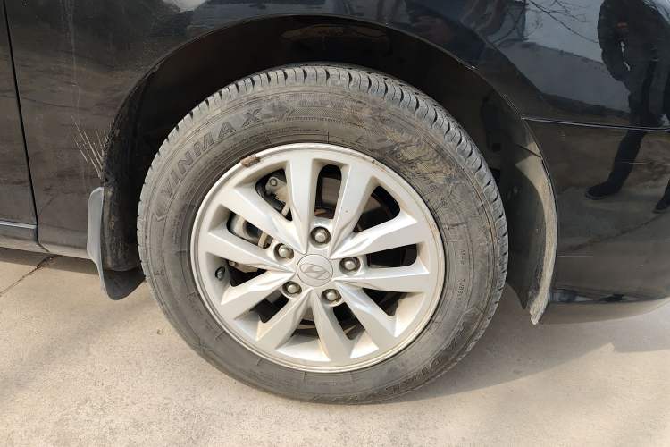 Used Hyundai Celesta 2016 1.6L Manual Joy Edition Right Front Wheel Hub