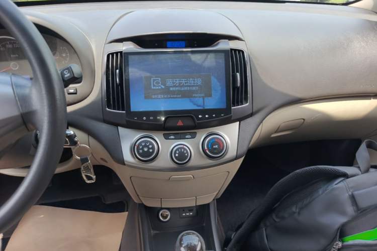 Used Hyundai Celesta 2016 1.6L Manual Jia Yue Sunroof Edition Audio And AC Panel