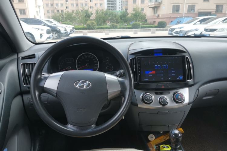Used Hyundai Celesta 2016 1.6L Manual Joy Edition Center Console