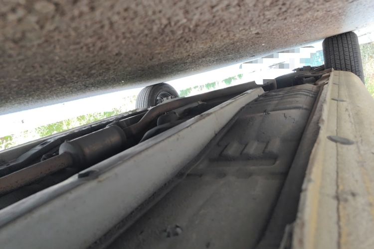 Used Hyundai Celesta 2016 1.6L Manual Joy Edition Chassis Front Right