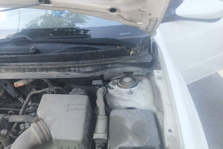 Used Hyundai Celesta 2016 1.6L Manual Joy Edition Engine Bay Left