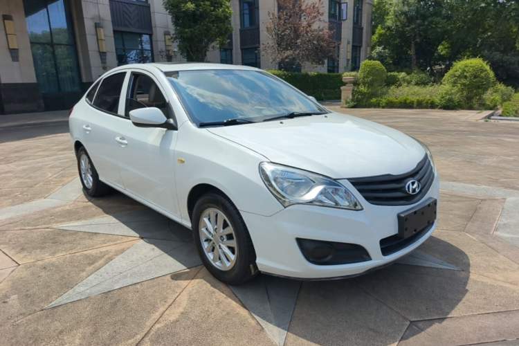 Used Hyundai Celesta 2016 1.6L Manual Jia Yue Sunroof Edition Front Right 45 Deg