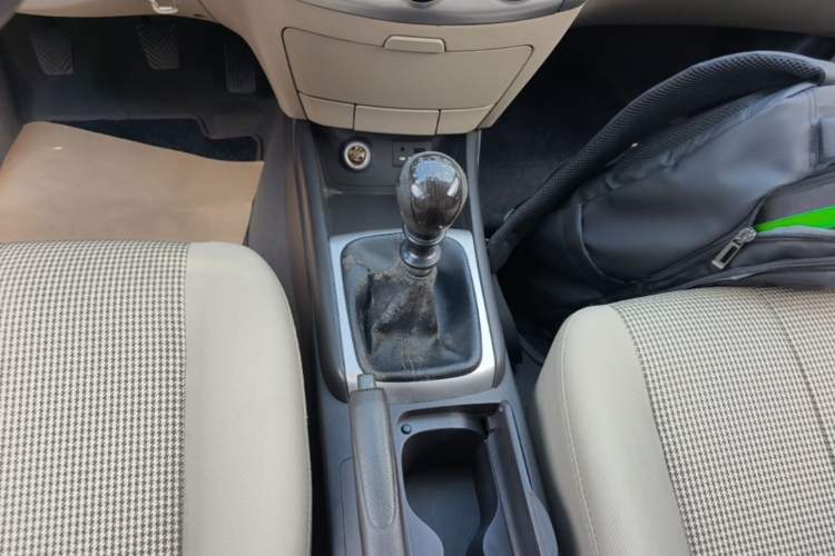 Used Hyundai Celesta 2016 1.6L Manual Jia Yue Sunroof Edition Gear Lever