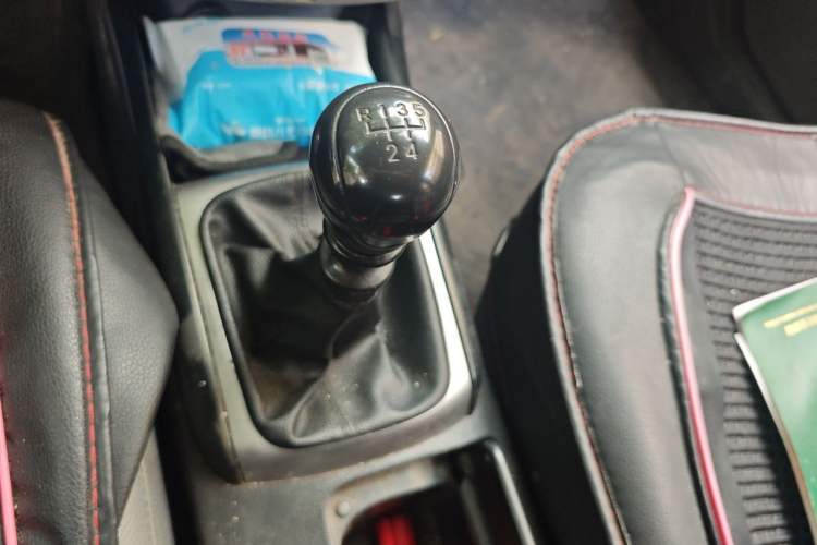 Used Hyundai Celesta 2016 1.6L Manual Joy Edition Gear Lever