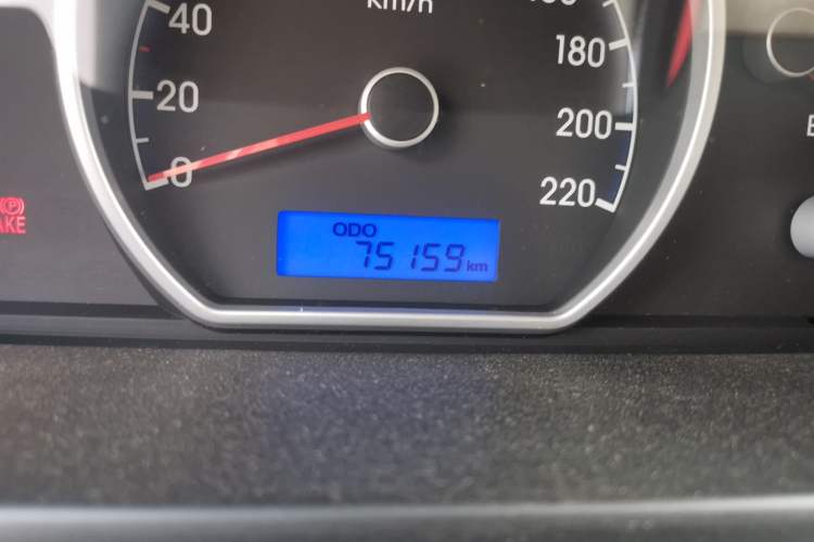 Used Hyundai Celesta 2016 1.6L Manual Joy Edition Odometer Close Up