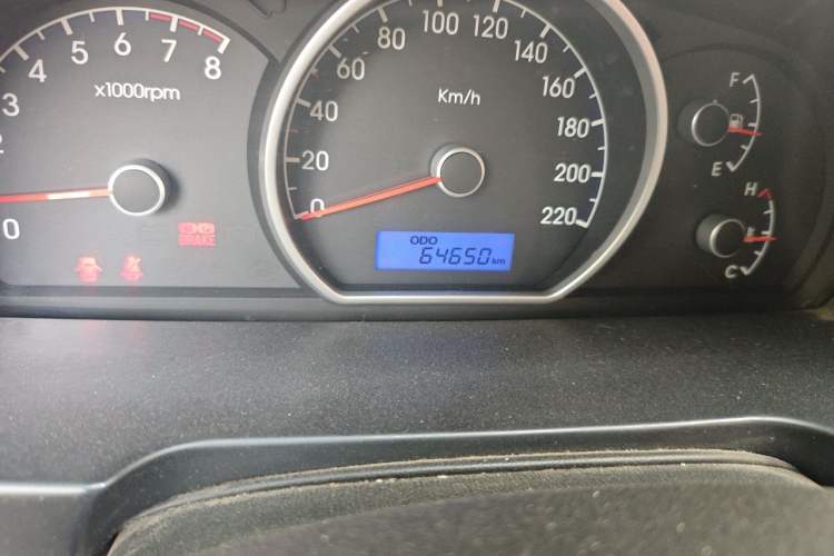 Used Hyundai Celesta 2016 1.6L Manual Joy Edition Odometer Close Up