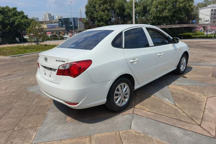 Used Hyundai Celesta 2016 1.6L Manual Jia Yue Sunroof Edition Rear Right 45 Deg