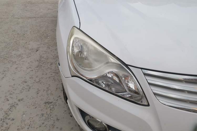 Used Hyundai Celesta 2016 1.6L Manual Joy Edition Right Front Headlight