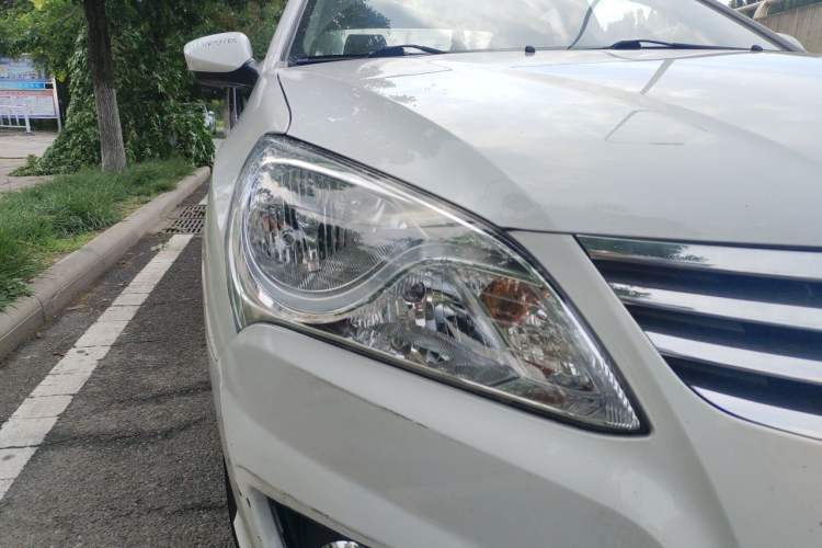 Used Hyundai Celesta 2016 1.6L Manual Joy Edition Right Front Headlight
