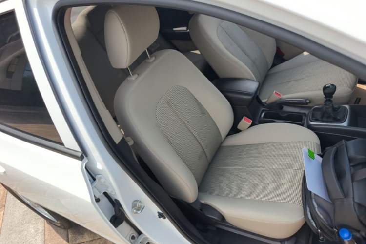 Used Hyundai Celesta 2016 1.6L Manual Jia Yue Sunroof Edition Right Front Seat