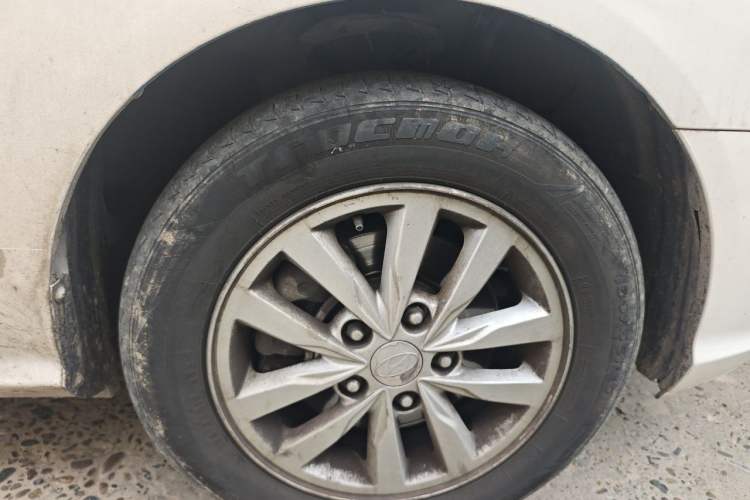 Used Hyundai Celesta 2016 1.6L Manual Joy Edition Right Front Wheel Hub