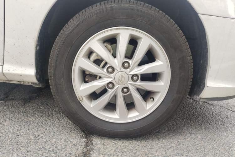 Used Hyundai Celesta 2016 1.6L Manual Joy Edition Right Front Wheel Hub