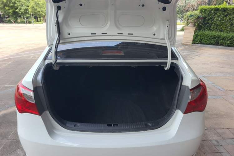 Used Hyundai Celesta 2016 1.6L Manual Jia Yue Sunroof Edition Trunk