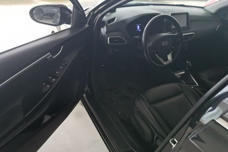 Used Hyundai Celesta 2017 1.6L Automatic Yueshin Edition DLX Driver Seat