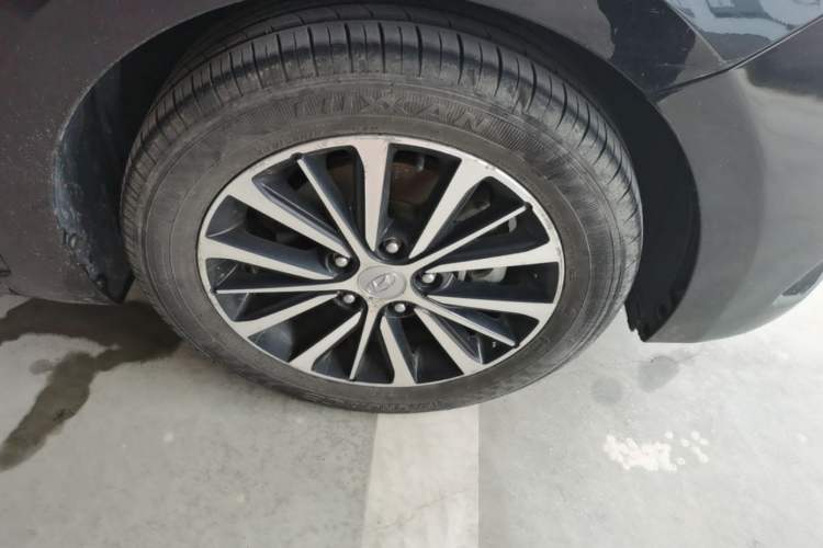 Used Hyundai Celesta 2017 1.6L Automatic Yueshin Edition DLX Right Front Wheel Hub