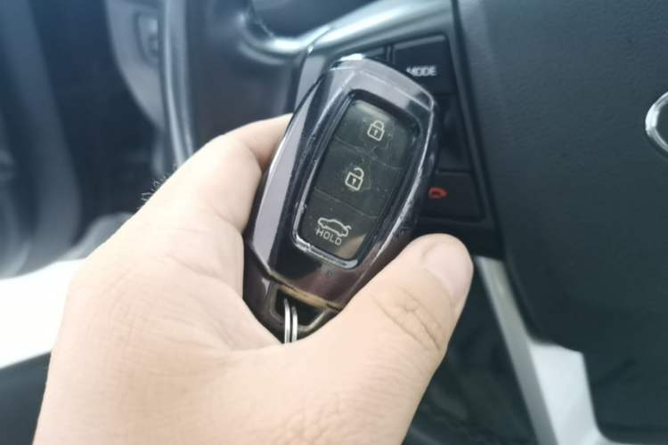 Used Hyundai Celesta 2017 1.6L Automatic Yueshin Edition DLX Vehicle Key