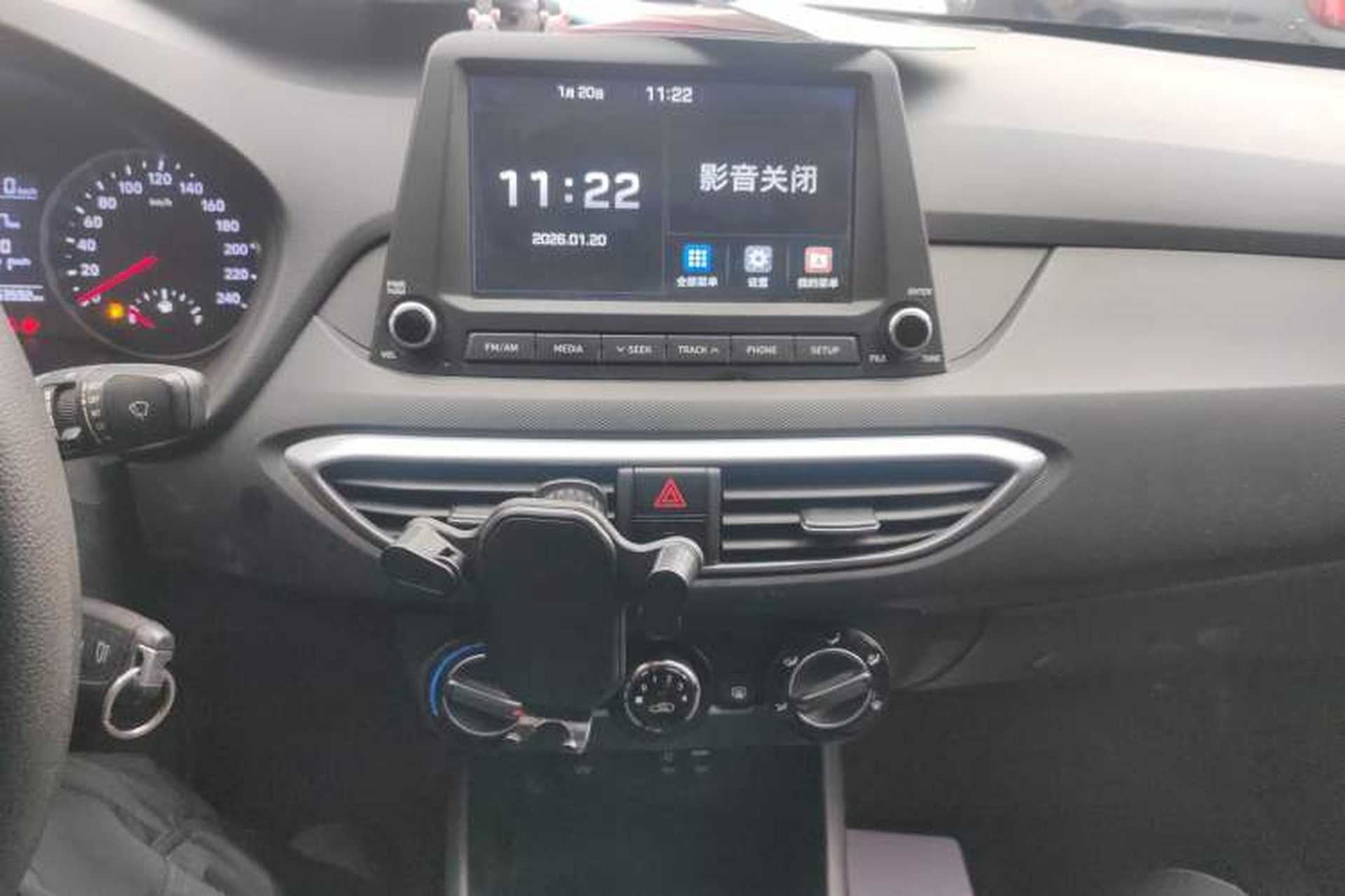 Used Hyundai Celesta 2017 1.6L Automatic Enjoyment Version GLS Audio And AC Panel