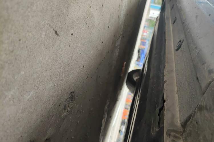 Used Hyundai Celesta 2017 1.6L Manual Joyful Edition DLX Chassis Front Right