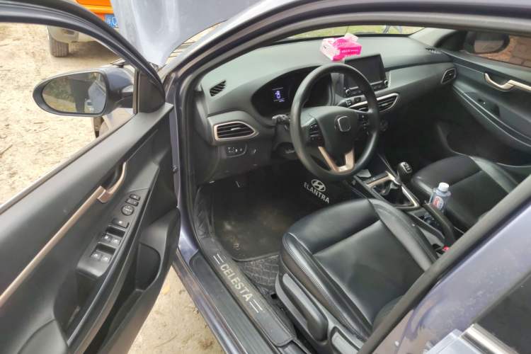Used Hyundai Celesta 2017 1.6L Manual Joyful Edition DLX Driver Seat