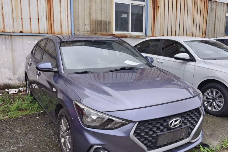 Used Hyundai Celesta 2017 1.6L Automatic Enjoyment Version GLS Exterior 2