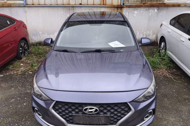 Used Hyundai Celesta 2017 1.6L Automatic Enjoyment Version GLS Exterior 5