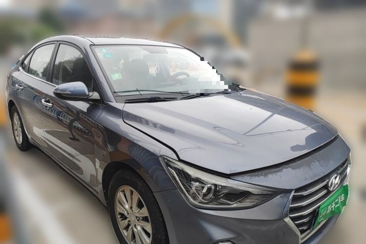 Used Hyundai Celesta 2017 1.6L Manual Joyful Edition DLX Front Right 45 Deg