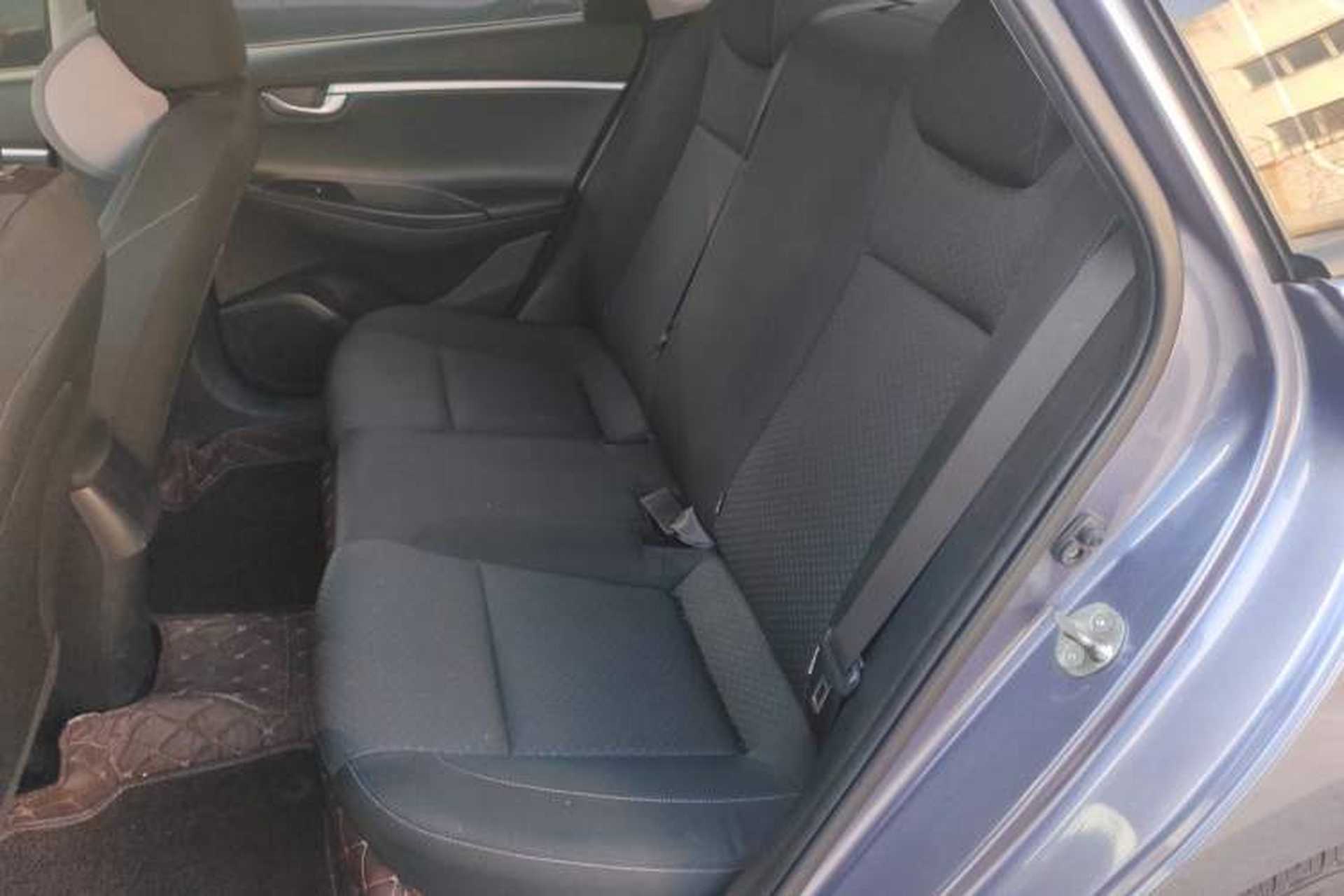 Used Hyundai Celesta 2017 1.6L Automatic Enjoyment Version GLS Interior 4