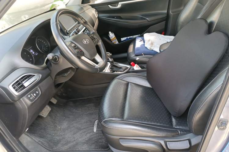 Used Hyundai Celesta 2017 1.6L Automatic Yueshin Edition DLX Left Front Seat