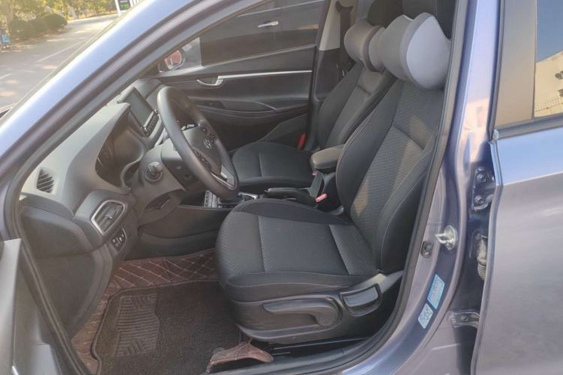 Used Hyundai Celesta 2017 1.6L Automatic Enjoyment Version GLS Left Front Seat