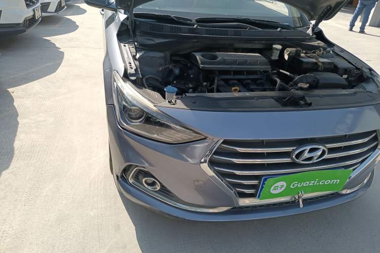 Used Hyundai Celesta 2017 1.6L Automatic Yueshin Edition DLX Right Front Headlight