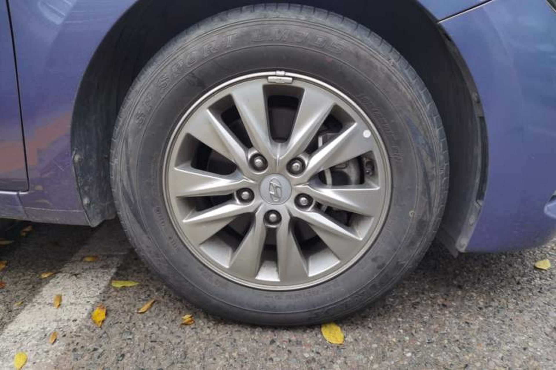 Used Hyundai Celesta 2017 1.6L Automatic Enjoyment Version GLS Right Front Wheel Hub