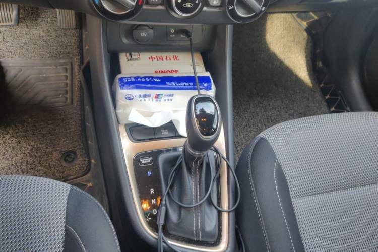 Used Hyundai Celesta 2017 1.6L Automatic Enjoyment Version GLS Gear Lever