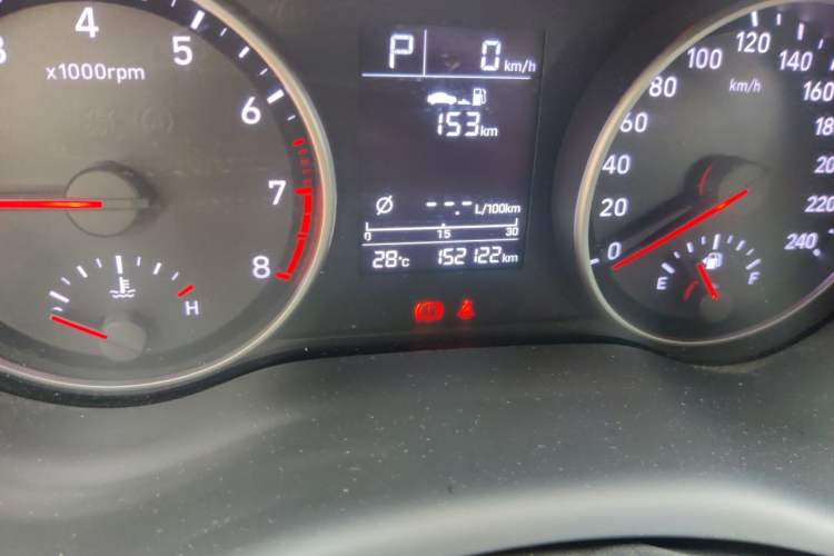 Used Hyundai Celesta 2017 1.6L Automatic Enjoyment Version GLS Odometer Close Up