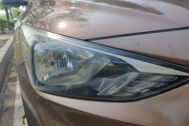 Used Hyundai Celesta 2017 1.6L Automatic Enjoyment Version GLS Right Front Headlight