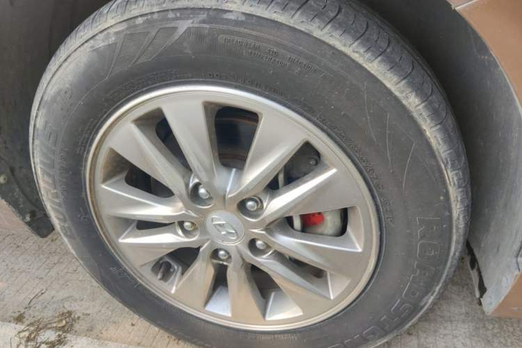 Used Hyundai Celesta 2017 1.6L Automatic Enjoyment Version GLS Right Front Wheel Hub