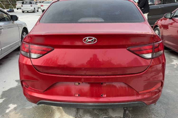 Used Hyundai Celesta 2017 1.6L Manual GL Delight Edition Exterior 4