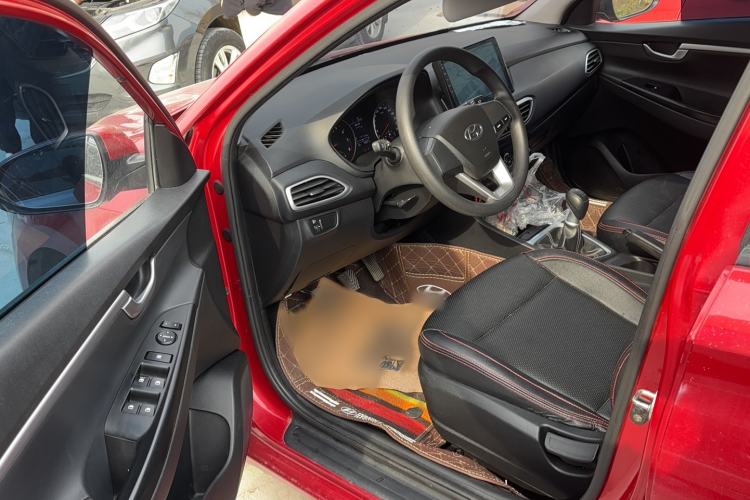 Used Hyundai Celesta 2017 1.6L Manual GL Delight Edition Interior 2