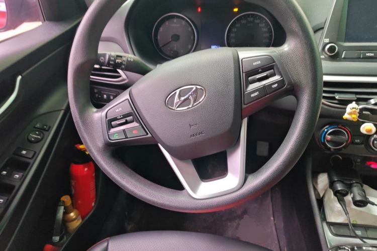 Used Hyundai Celesta 2017 1.6L Automatic Enjoyment Version GLS Steering Wheel