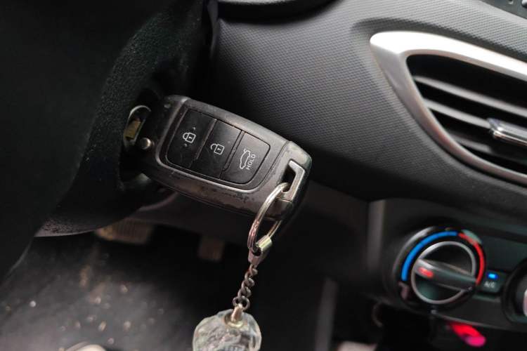 Used Hyundai Celesta 2017 1.6L Automatic Enjoyment Version GLS Vehicle Key