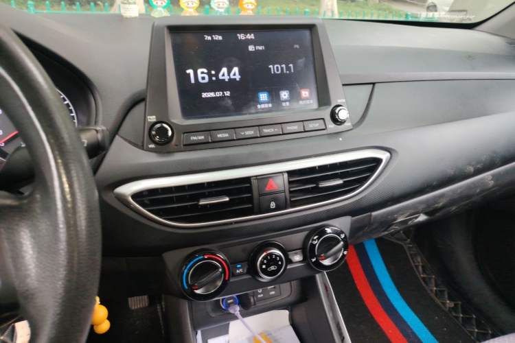Used Hyundai Celesta 2017 1.6L Automatic Enjoyment Version GLS Audio And AC Panel