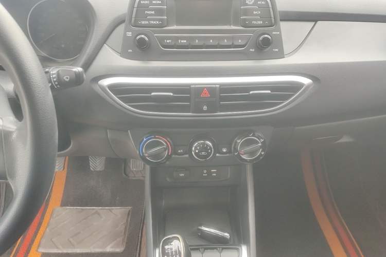 Used Hyundai Celesta 2017 1.6L Manual Enjoyment Edition GLS Audio And AC Panel