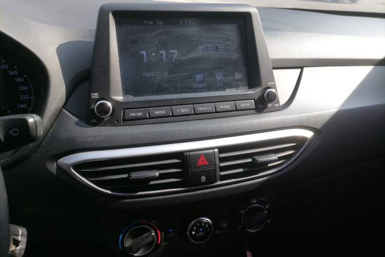Used Hyundai Celesta 2017 1.6L Automatic Enjoyment Version GLS Audio And AC Panel