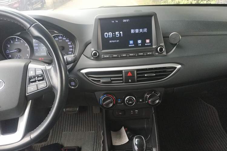 Used Hyundai Celesta 2017 1.6L Automatic Yueshin Edition DLX Audio And AC Panel